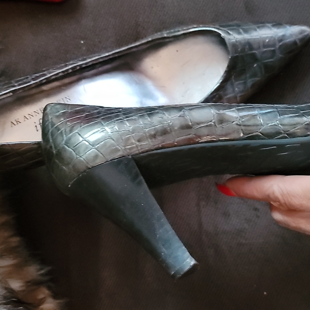 Heels - Picture 3 of 8